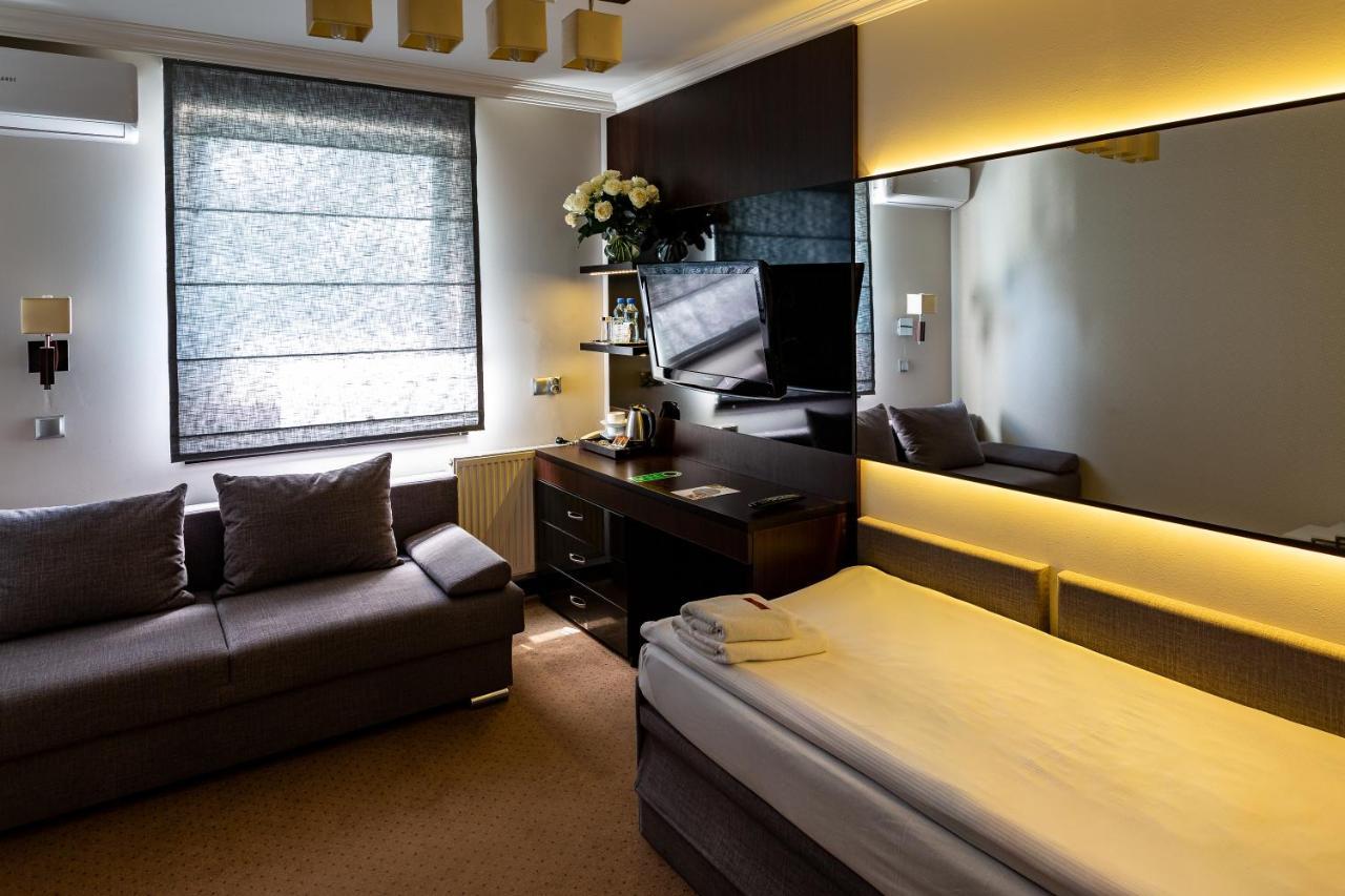 Hotel Senator Konferencje & Spa 斯塔拉乔维切 外观 照片