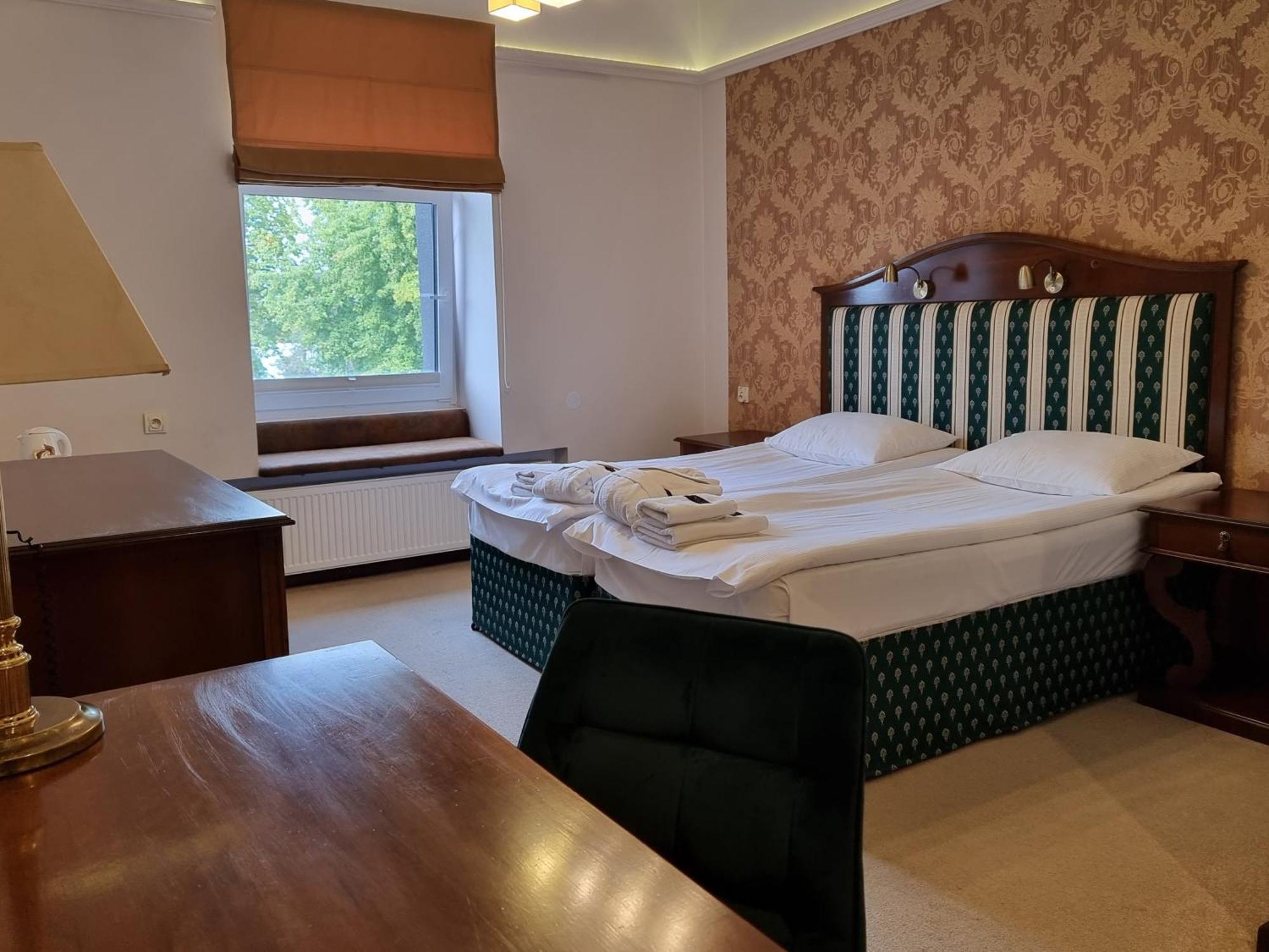 Hotel Senator Konferencje & Spa 斯塔拉乔维切 外观 照片