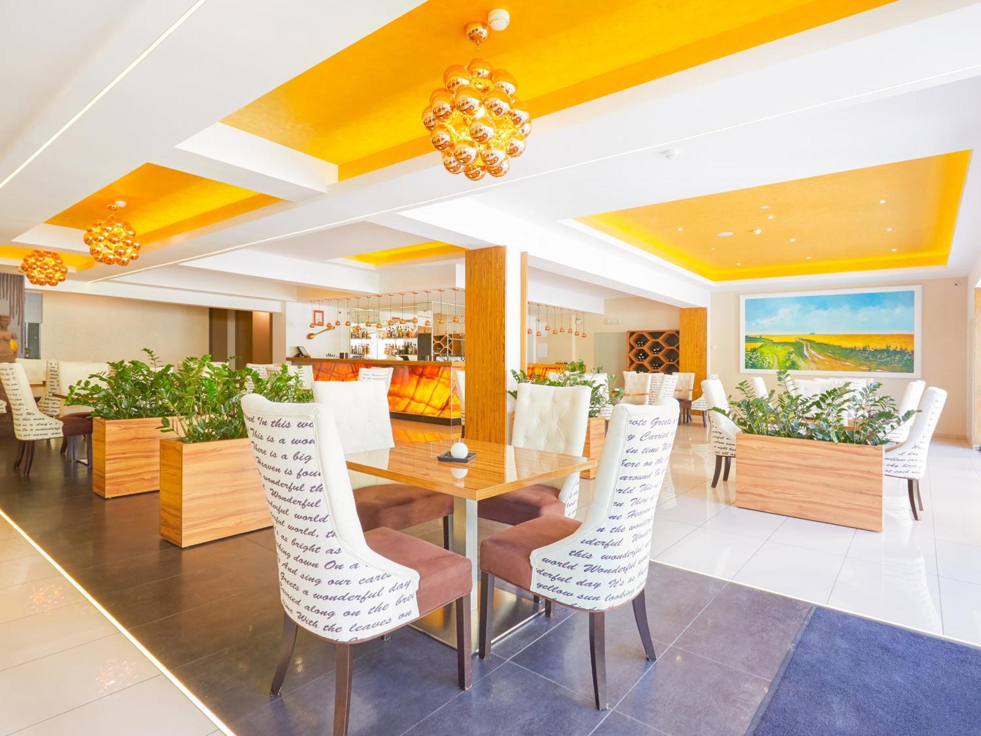 Hotel Senator Konferencje & Spa 斯塔拉乔维切 外观 照片
