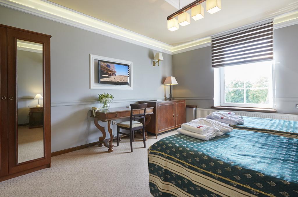 Hotel Senator Konferencje & Spa 斯塔拉乔维切 外观 照片