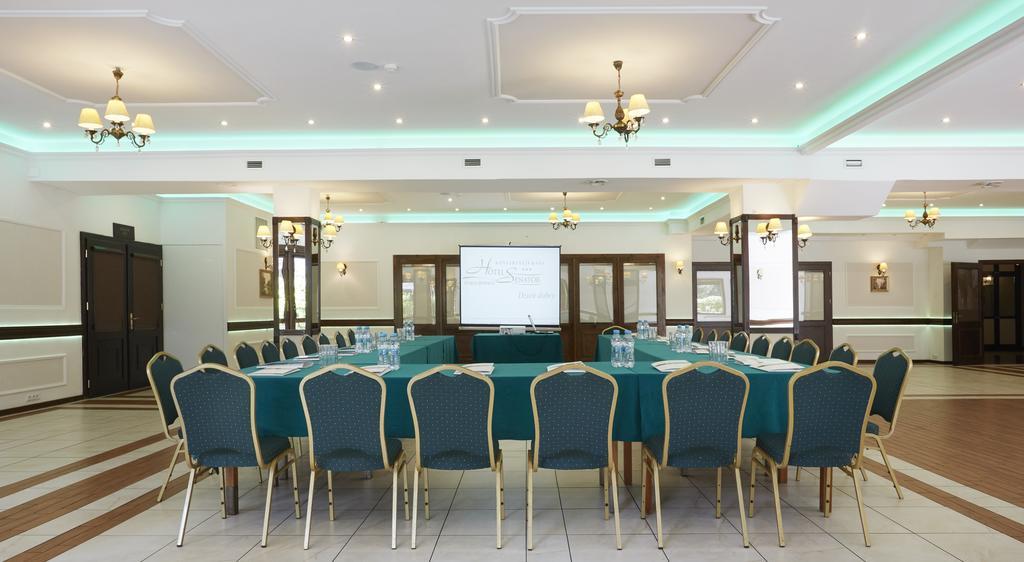 Hotel Senator Konferencje & Spa 斯塔拉乔维切 外观 照片